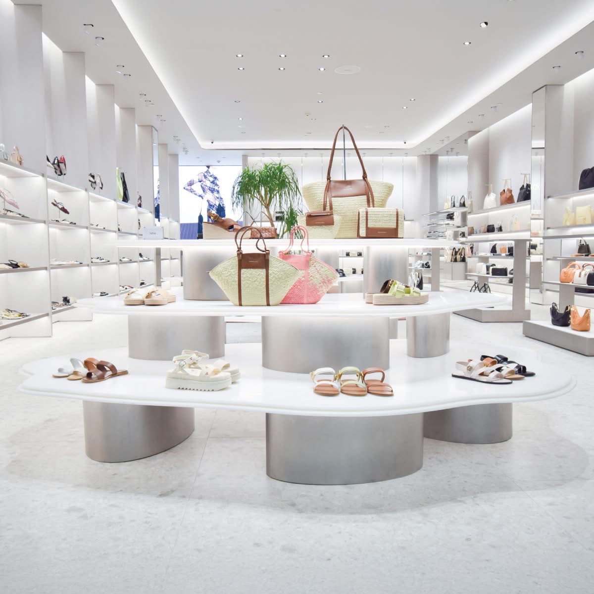 charles-keith-central-ladprao-1.jpg